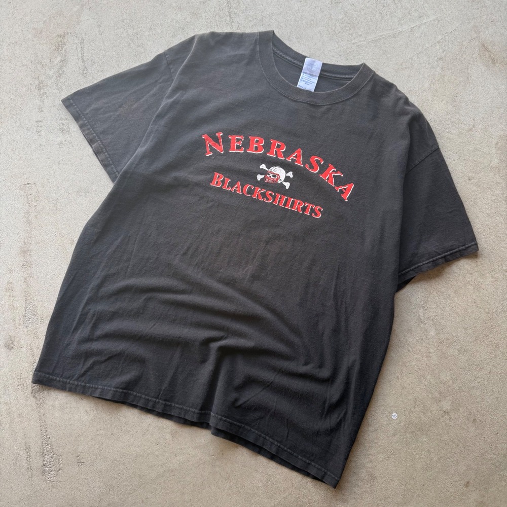 Y2K Mens Delta Nebraska Blackshirts Football Graphic T-Shirt XL